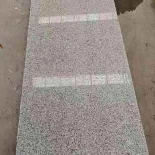 宿迁芝麻白光面毛板