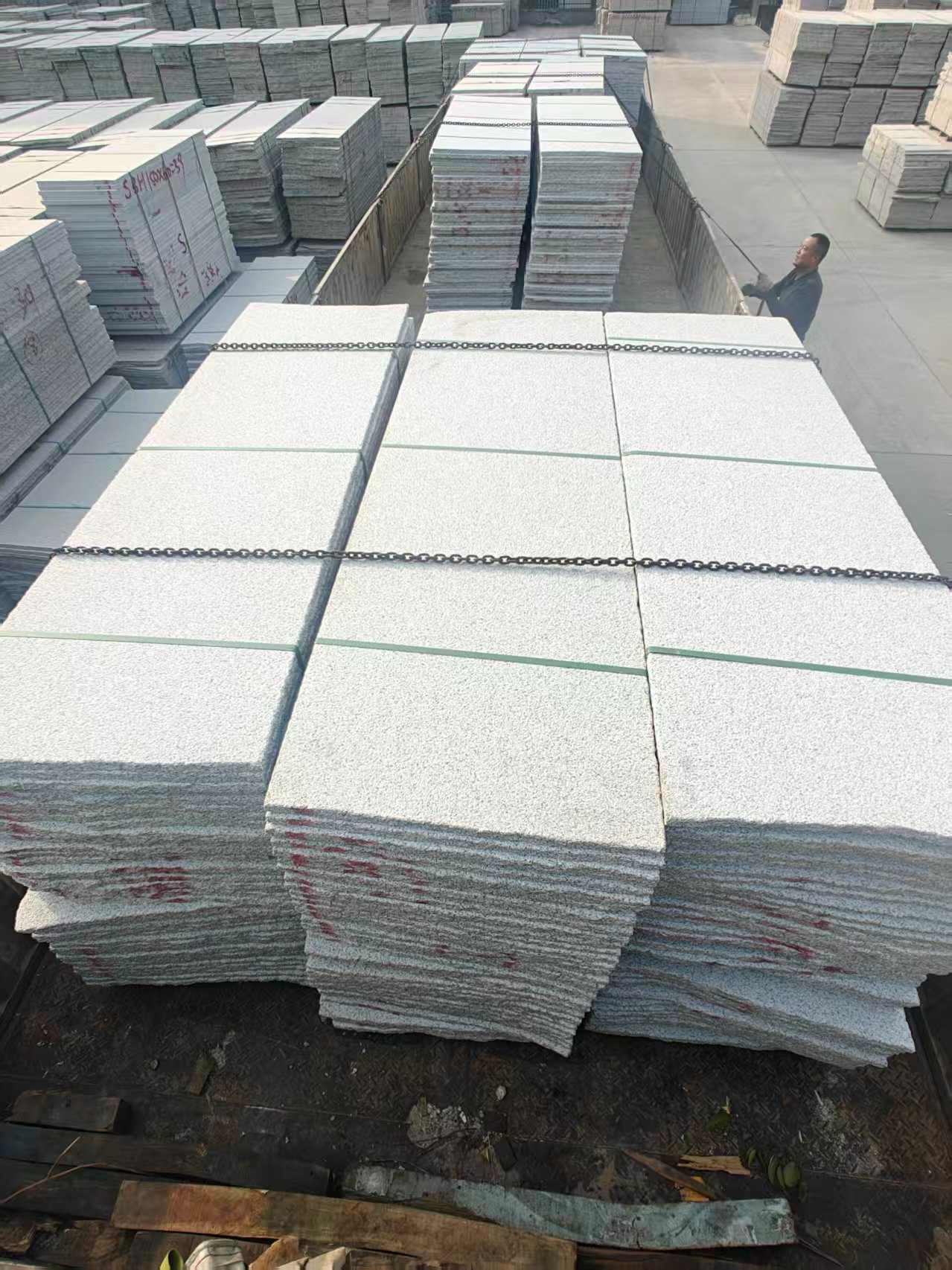 宿迁芝麻白毛板，石材毛板