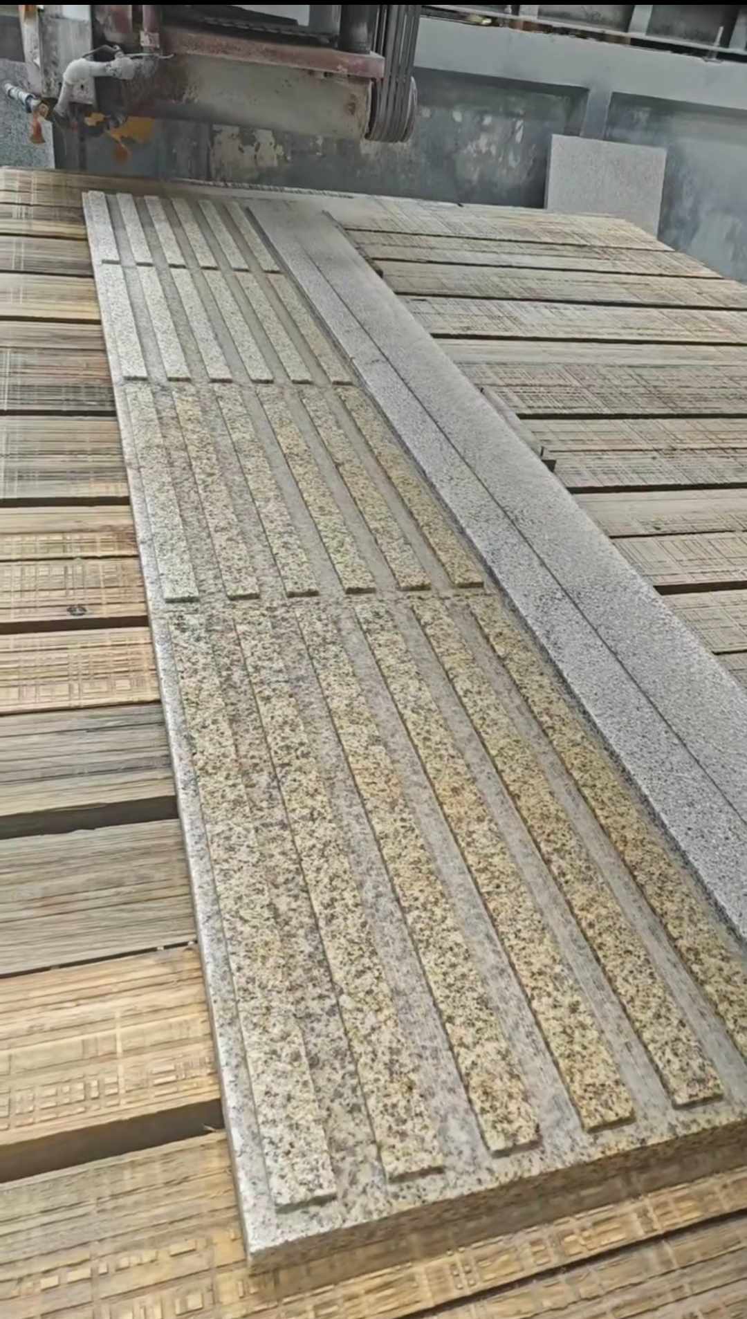 宿迁黄金麻盲道石 盲条