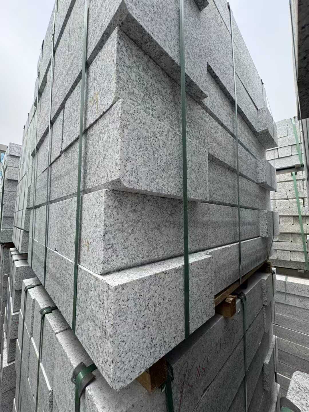 宿迁芝麻白路牙石 马路牙子