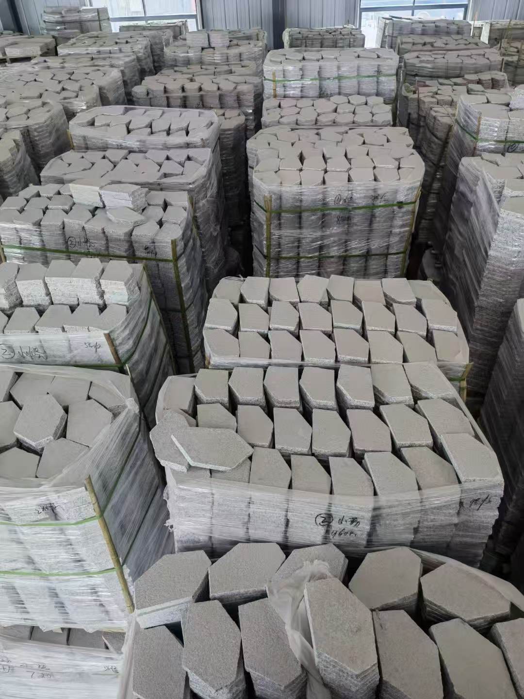 宿迁芝麻白石材冰裂纹，碎拼。