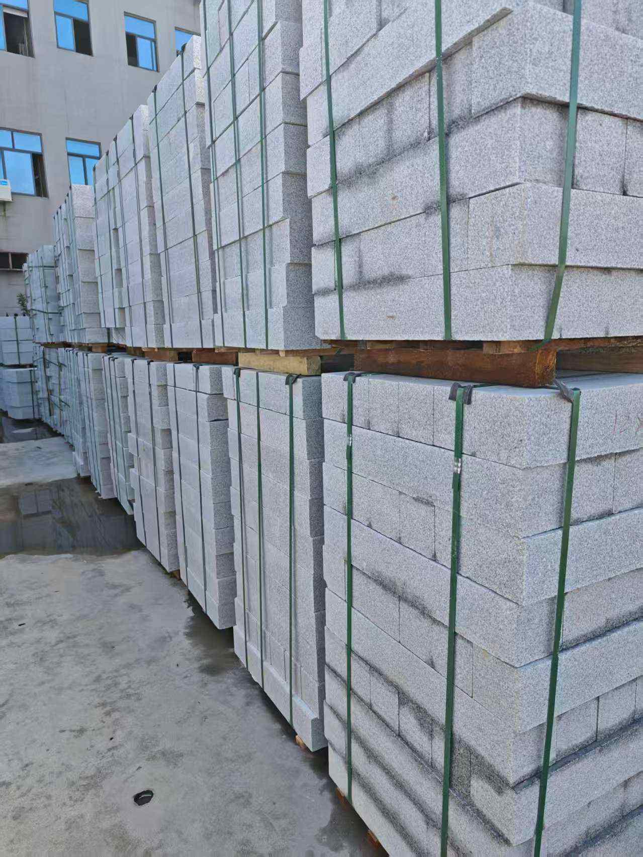 宿迁芝麻白路牙石，路侧石